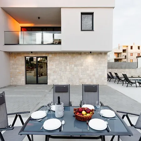 Luxury Pam - Private With A Heated Pool And A Summer Terace With 4 Bedrooms - 230 M2 New!! *