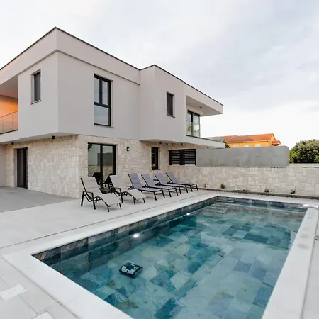 Luxury Pam - Private With A Heated Pool And A Summer Terace With 4 Bedrooms - 230 M2 New!! * Mandre