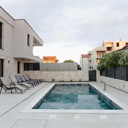 Luxury Pam - Private With A Heated Pool And A Summer Terace With 4 Bedrooms - 230 M2 New!! Mandre