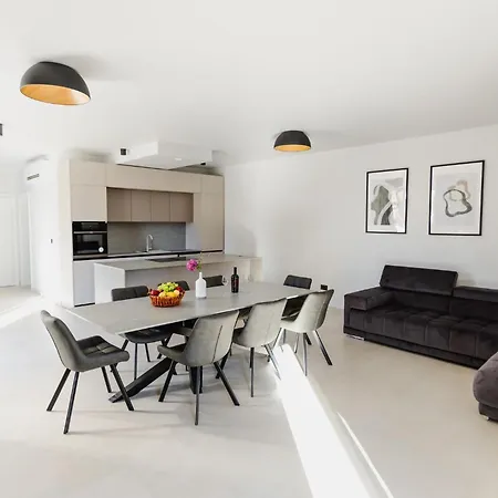 Luxury Pam - Private With A Heated Pool And A Summer Terace With 4 Bedrooms - 230 M2 New!!