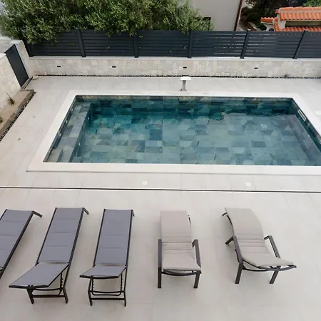 Luxury Pam - Private With A Heated Pool And A Summer Terace With 4 Bedrooms - 230 M2 New!! 빌라
