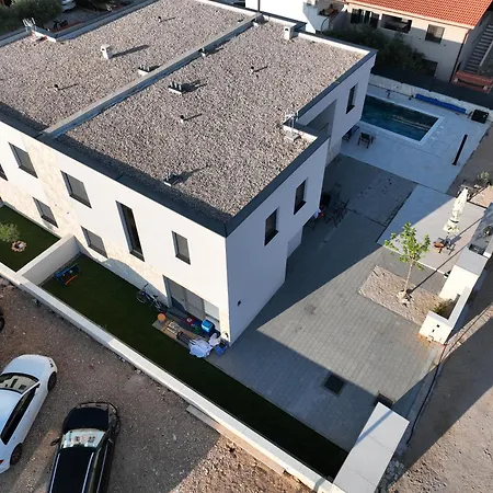 Villa Luxury Pam - Private With A Heated Pool And A Summer Terace With 4 Bedrooms - 230 M2 New!! Mandre