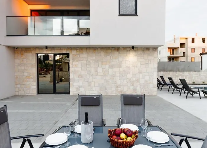 Luxury Pam - Private With A Heated Pool And A Summer Terace With 4 Bedrooms - 230 M2 New!! *