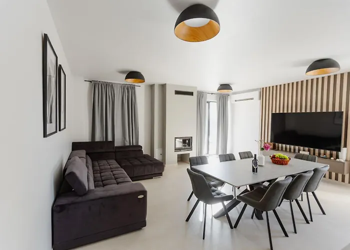 Luxury Pam - Private With A Heated Pool And A Summer Terace With 4 Bedrooms - 230 M2 New!! 빌라