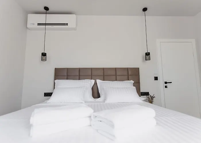 Luxury Pam - Private With A Heated Pool And A Summer Terace With 4 Bedrooms - 230 M2 New!! *