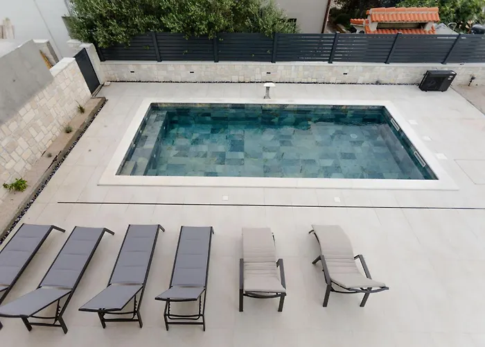 Luxury Pam - Private With A Heated Pool And A Summer Terace With 4 Bedrooms - 230 M2 New!! 빌라