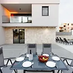 Luxury Pam - Private With A Heated Pool And A Summer Terace With 4 Bedrooms - 230 M2 New!! *