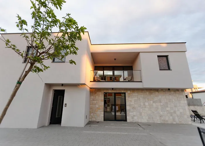 Luxury Pam - Private With A Heated Pool And A Summer Terace With 4 Bedrooms - 230 M2 New!! Mandre