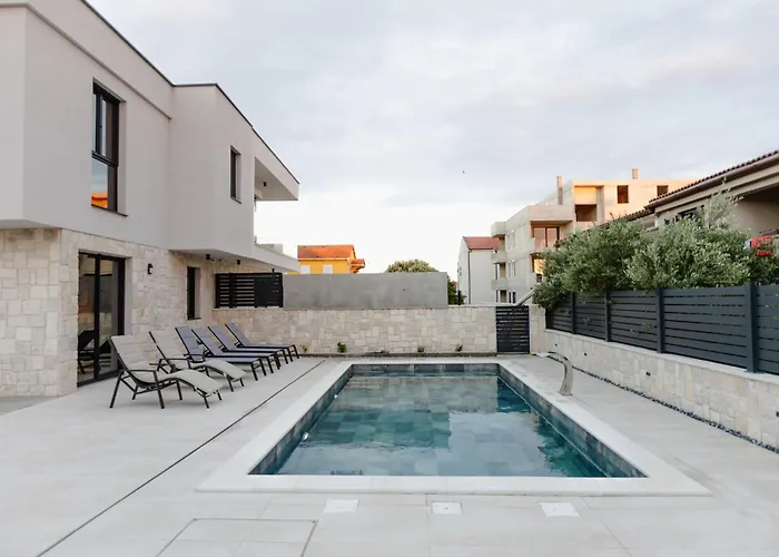 Luxury Pam - Private With A Heated Pool And A Summer Terace With 4 Bedrooms - 230 M2 New!! Mandre